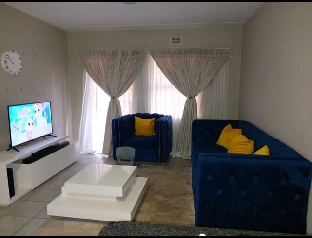 2 BEDROOM APARTMENT FOR SALE IN HEUWELOORD